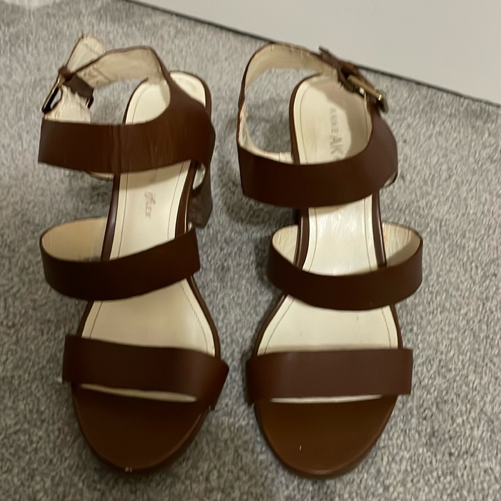 Anne Klein AK flex brown leather heeled sandal Size 10 Gold toned 4” heel
